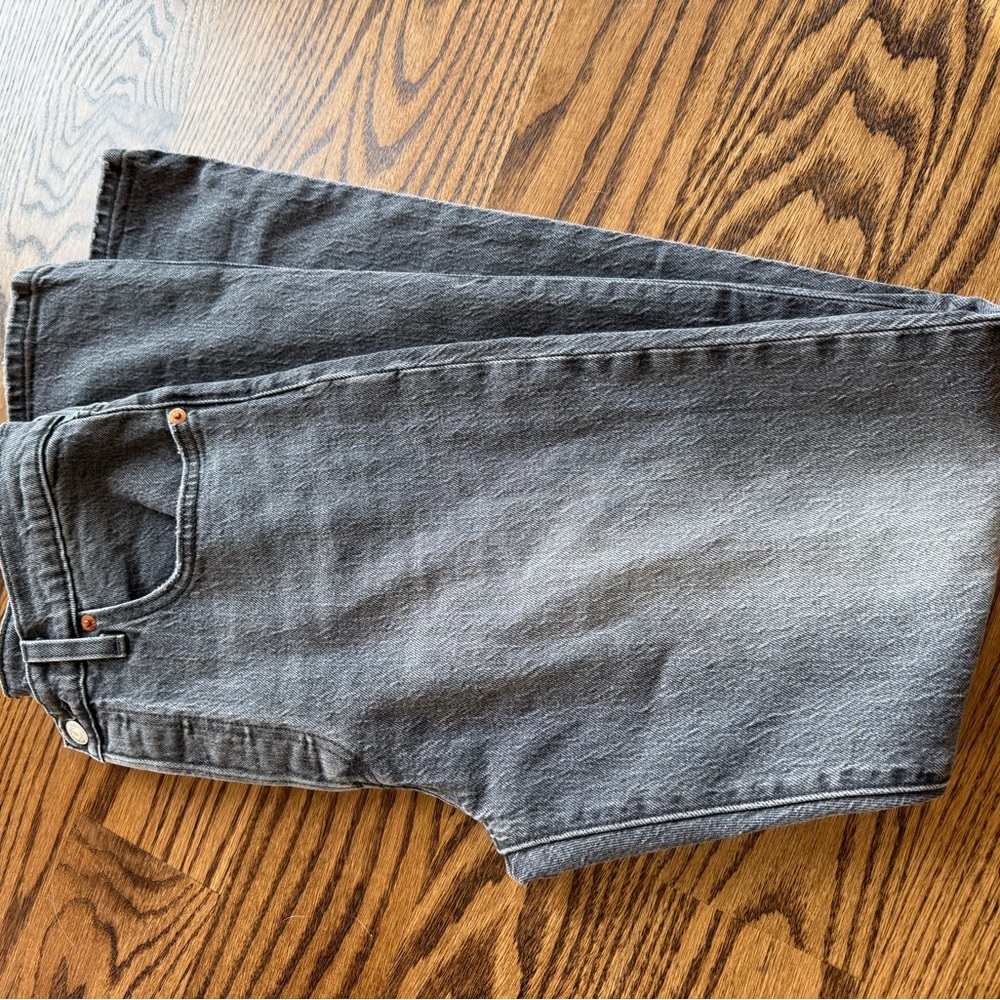 Levi's Women's Straight Leg Jeans in Gray